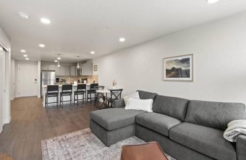 Riverside Apartment | Spacious, King Bed, w Pool Table & Brunch Below! 303
