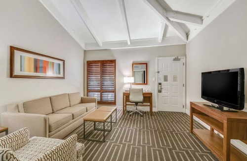 North Mountain Hotel | Spacious Mountain Resort Room w/Seven Pools & Private Cabanas