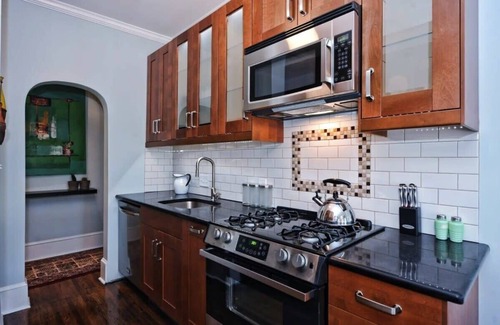 Cherry Condo | Spacious Myers Park 2BR King Condo | Porch