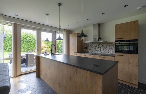 Sint Maartensvlotbrug House | Spacious bunglow with garden