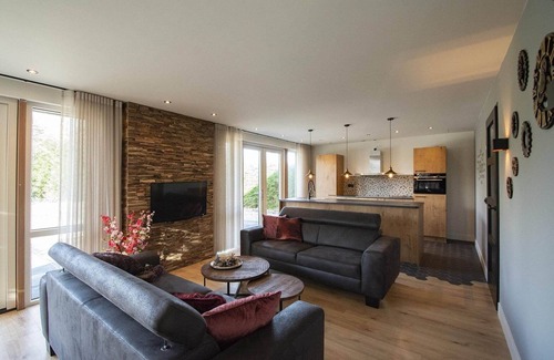 Sint Maartensvlotbrug House | Spacious bunglow with garden