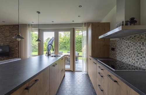 Sint Maartensvlotbrug House | Spacious bunglow with garden