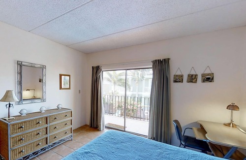 South Padre Island Condo | Spacious oasis near the beach with balcony, pool & hot tub