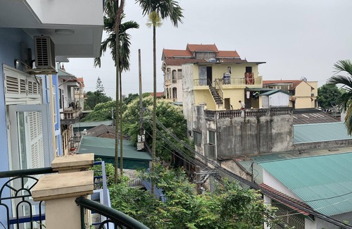 Tay Ho House | Spacious place with balcony view near Westlake