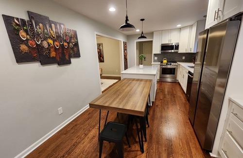 Northeast Raleigh House | Spacious & Private Willow Creek Getaway ★ King Bed & Laundry ★ Near DT Raleigh