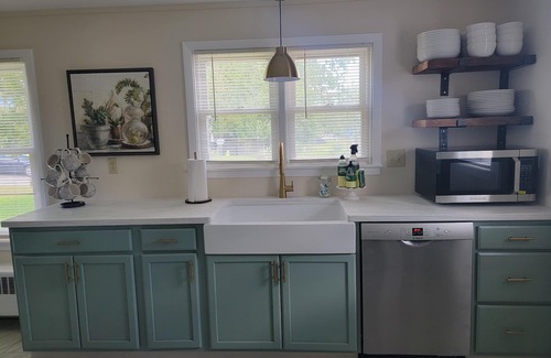 Speculator House | Spacious Retreat, High Speed Wi-Fi! Walk To Lake and Camp of the Woods!