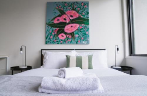 Richmond North House | Spacious Richmond Home - Walk to MCG, Venues & CBD
