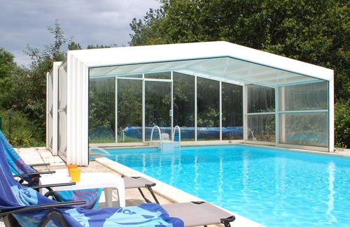 Chiche Apartment | Spacious sunny three bedroomed gite with covered heated pool and river.
