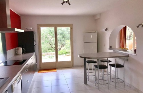 Propriano Apartment | Spacious T3 in villa, quiet, sea view, garden, 8 minutes from the beach and Propriano center