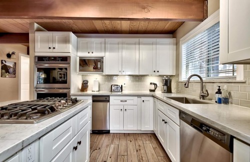 Pioneer Trail House | Spacious, Tasteful, 4 Bed Home: Hot tub, Pool table.