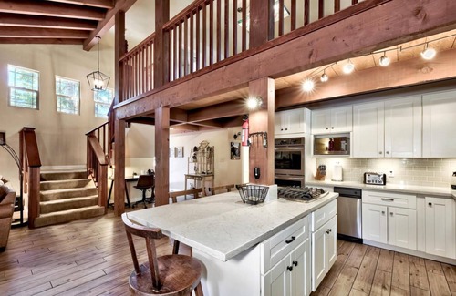 Pioneer Trail House | Spacious, Tasteful, 4 Bed Home: Hot tub, Pool table.