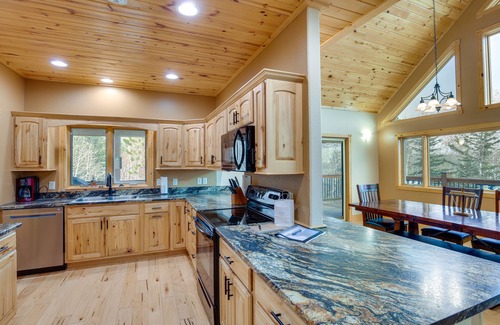 Lead Cabin | Spacious Terry Peak Cabin < 1 Mi to Ski Lift