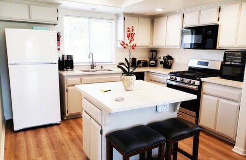 Oceano House | Spacious Whole Residence w/Bikes-Close to Beach!