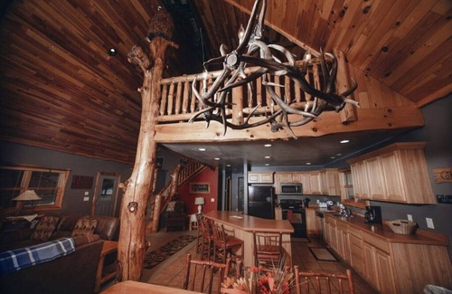 Spring Brook House | Spacious Wis Dells House (The Bear Paw.)