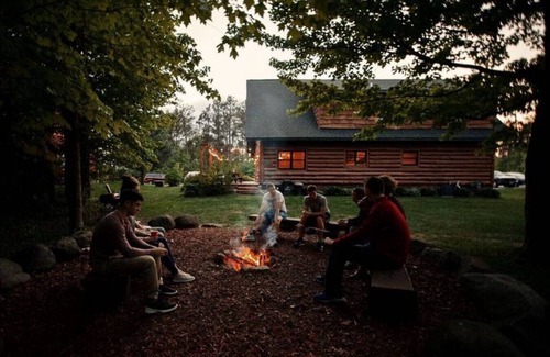 Spring Brook House | Spacious Wis Dells House (The Bear Paw.)