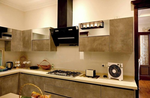 Lahore Villa | Spanish Villa/5 BHK/Raya Golf course & Cinema 2Kms