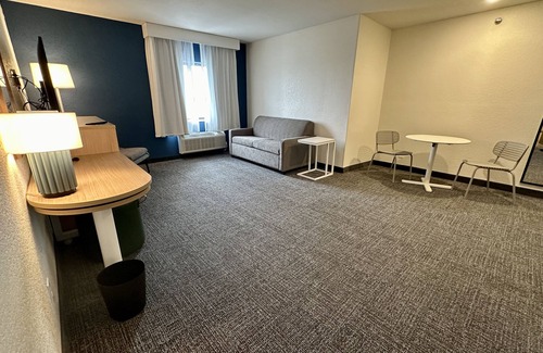 Fort Wayne Hotel | Spark by Hilton Fort Wayne