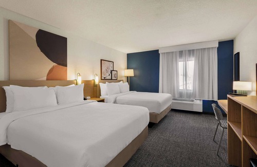 Fort Wayne Hotel | Spark by Hilton Fort Wayne