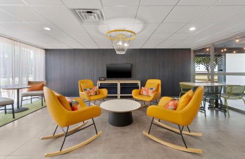 Grand Prairie Hotel | Spark By Hilton Grand Prairie