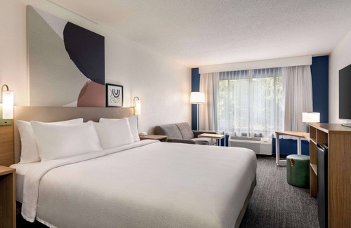 Mystic Hotel | Spark by Hilton Mystic Groton