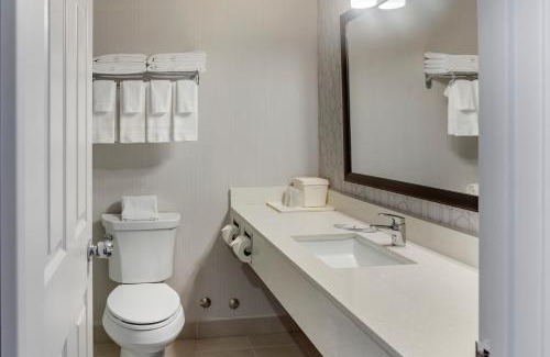 Gateway Hotel | Spark by Hilton Toronto Mississauga