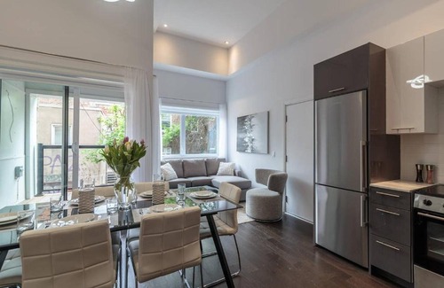 Mile End Apartment | Speakeasy Bar by Parc Lofts