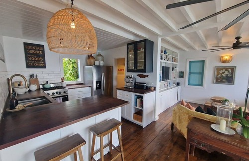 Wesley Will House | Spectacular clifftop house with hot tub next to sandy beach, stunning sea views