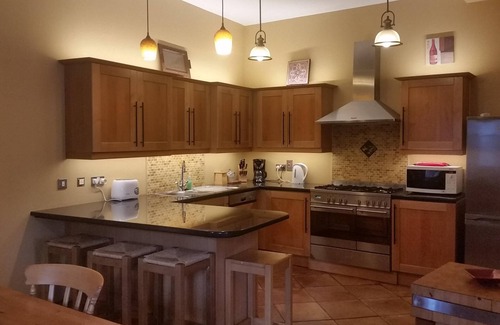 Killarney Cottage | Spectacular Coach House on The Doorstep of Killarney National Park, The Priory