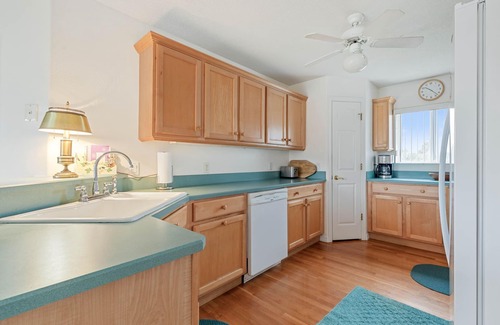 Marineland Acres House | Spectacular Ocean-View Home/1 minute walk to beach