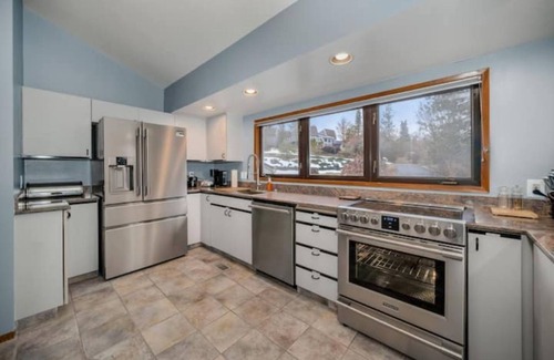 West Spokane House | Spectacular Views & Privacy, Close to Everything!