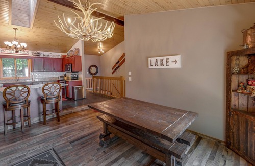 Nisswa Cabin | Spectacular Waterfront Gull Lake Cabin and Perfect Location Close to Everything