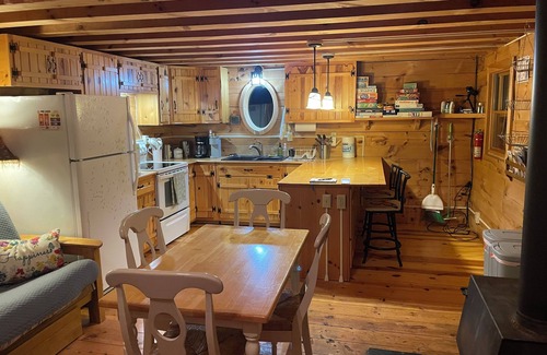 La Pointe Cabin | Spirit Lodge- Log Cabin with Large front porch