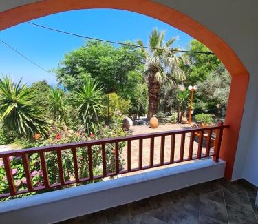 Armenistis Apartment | SPITIKARIOTIKO Pergola Home
