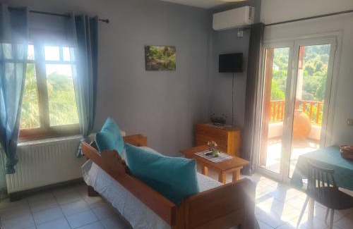 Armenistis Apartment | SPITIKARIOTIKO Pergola Home