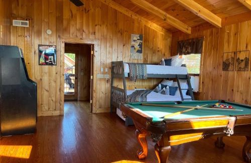 Chalet Village Ski Chalet | Splashtacular: Indoor Pool~Gorgeous Views~HotTub~GameRoom~Resort