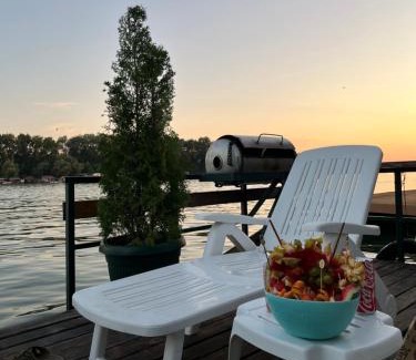 Novi Beograd Villa | Splav na Savi KALIVARIJA