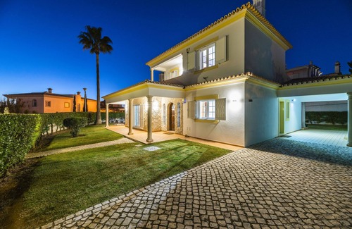 Cerro de Aguia Villa | Splendid 4-Bedroom Villa with Sea View - Pool - Air Conditioning - WIFI