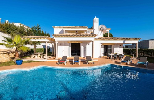 Cerro de Aguia Villa | Splendid 4-Bedroom Villa with Sea View - Pool - Air Conditioning - WIFI