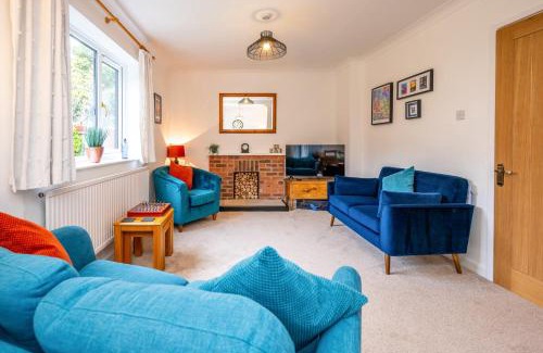Bradley Stoke House | Splendid House Great Location to WAVE Surf & South West Water Park - Super Garden By StayStaycations