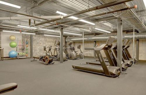 Westown Apartment | Spotless 1BD near Historic Pabst Brewery - Fiserv