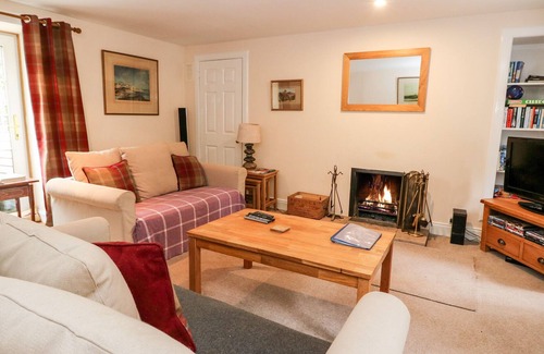 Murthly Cottage | SPRINGWELLS, pet friendly, character holiday cottage in Dunkeld