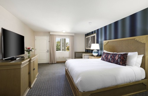 Pismo Beach Hotel | Spyglass Inn