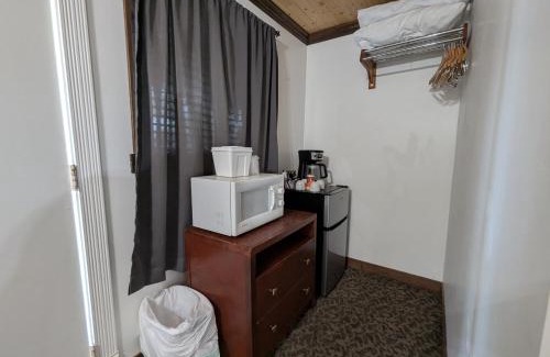 Squaw Valley Hotel | Squaw Valley Motel Room 6