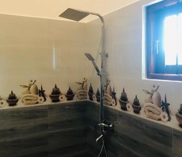 Andiambalama House | Sri White Villa Airport Boutique Hotel