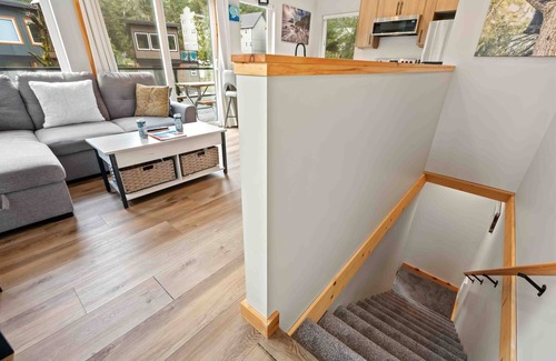 Ucluelet Cabin | SS#3 Paddler - Cozy and Modern w/Spring Cove View