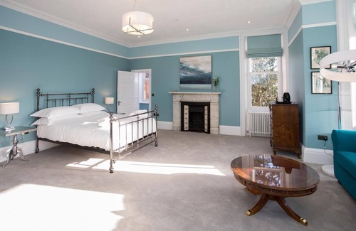 St Albans House | St. Alban (Standard King Room with Shower En-suite and Cathedral View)