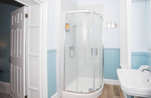 St Albans House | St. Michael's (Premium King Room with En-suite)