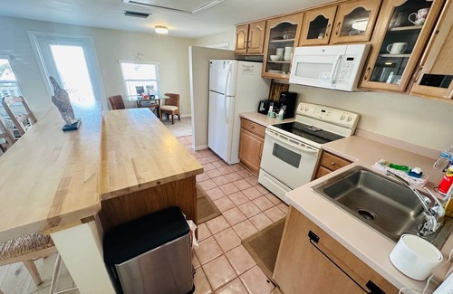 Don Cesar Cottage | St Pete Beach Don Cesar 1/1 WiFi Parking