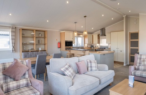 Treator Cabin | ST PETROCS 8, pet friendly, luxury holiday cottage in Padstow