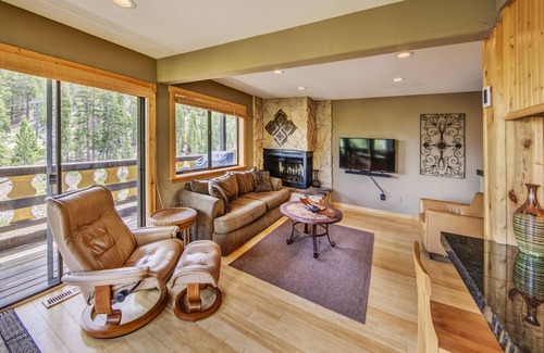 Tahoe Village Ski Chalet | Stagecoach Lift at Heavenly! - 8 max occupancy